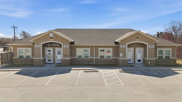 2251 Bagdad Rd — exterior