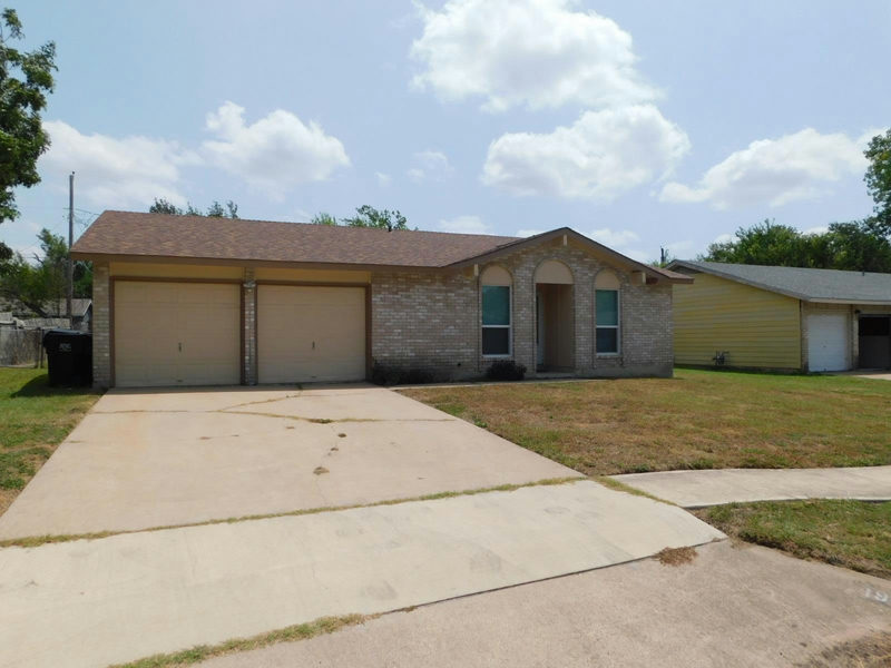 1902 Aberdeen Dr — exterior