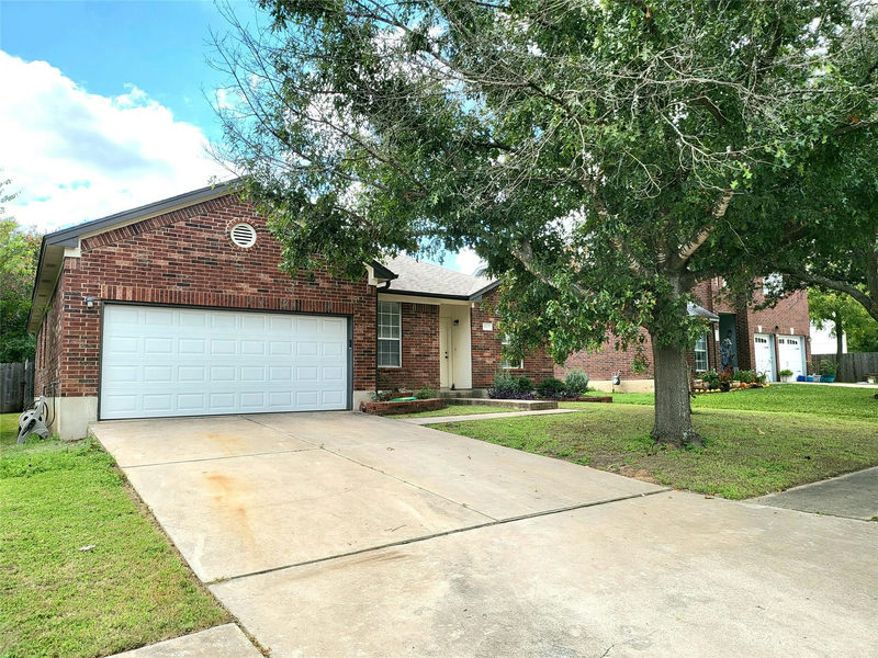 8505 Chat Ln — exterior