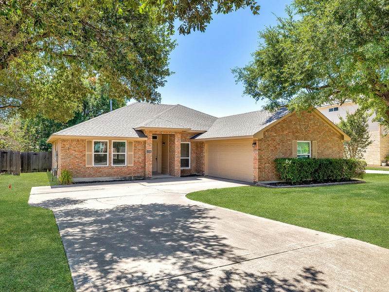 1216 Heppner Dr — exterior