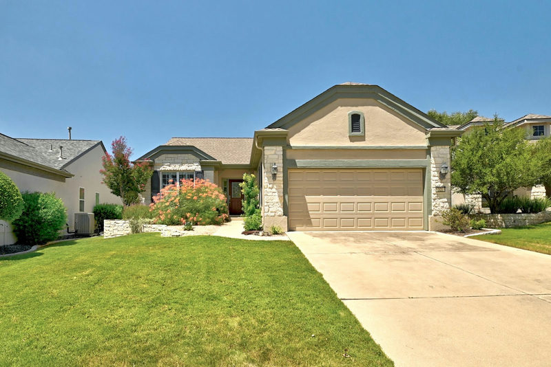 321 Fieldstone Dr — exterior