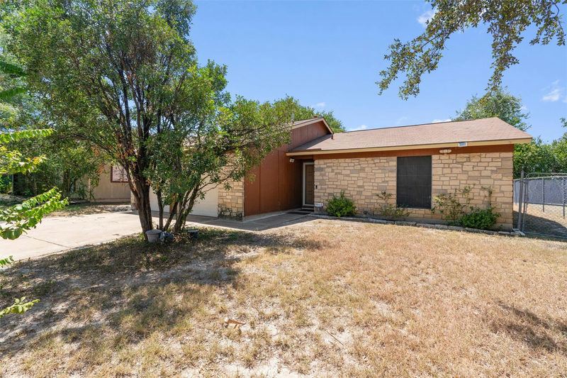 5408 King Henry Dr — exterior