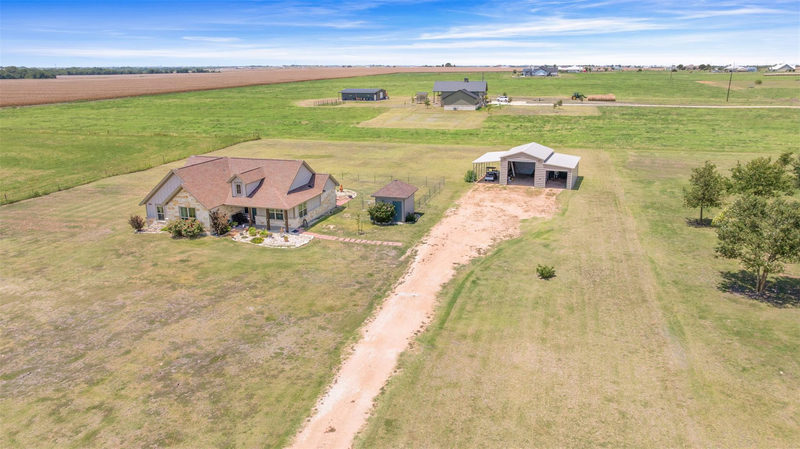 4846 County Road 327 — exterior