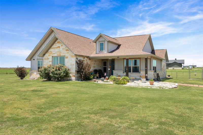 4846 County Road 327 — exterior