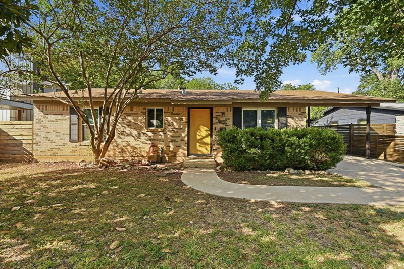 1805 Fair Oaks Dr — exterior