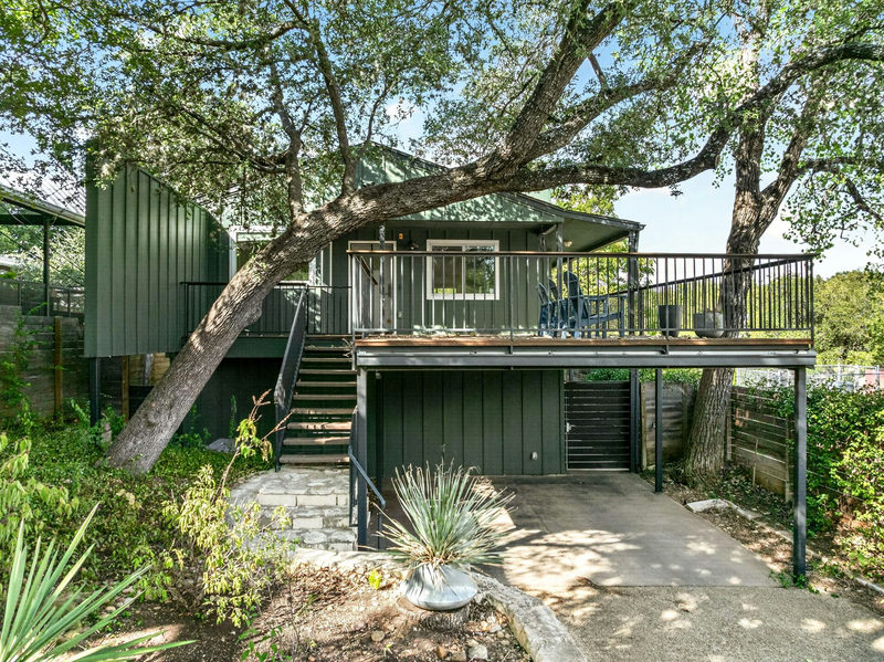 1800 W 10th St — exterior