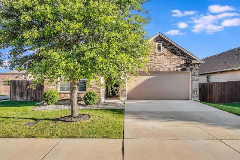 220 Rocroi Dr — exterior