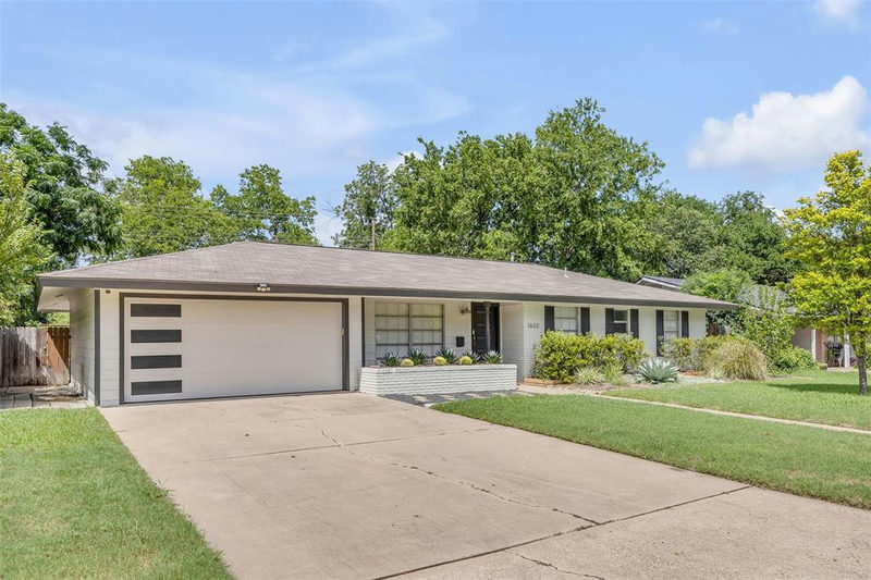 1602 Ashberry Dr — exterior