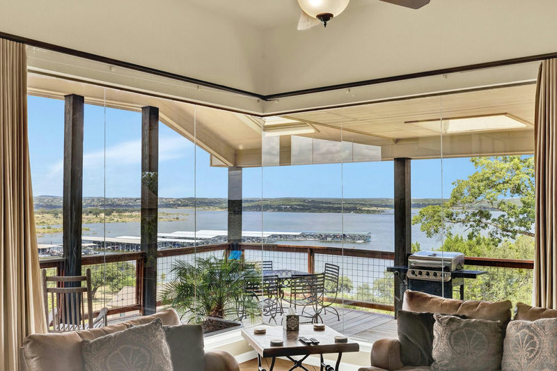 1525 Lakeside Dr W — exterior