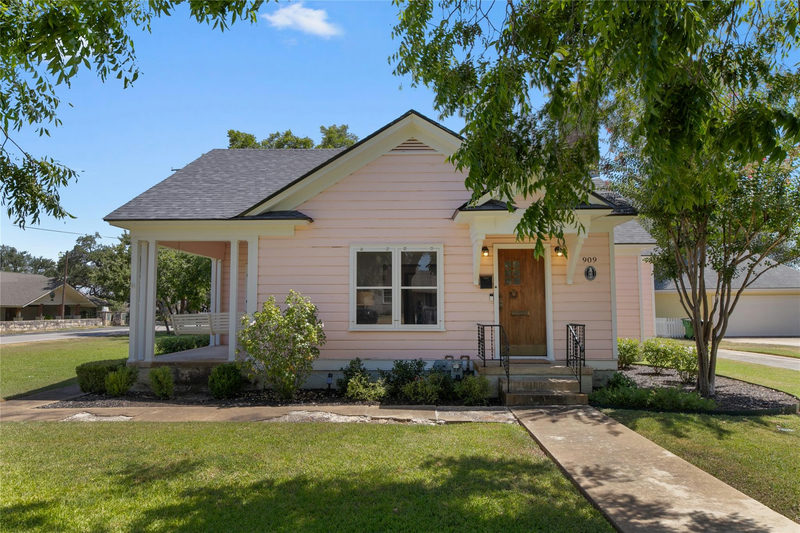 909 E Liberty Ave — exterior