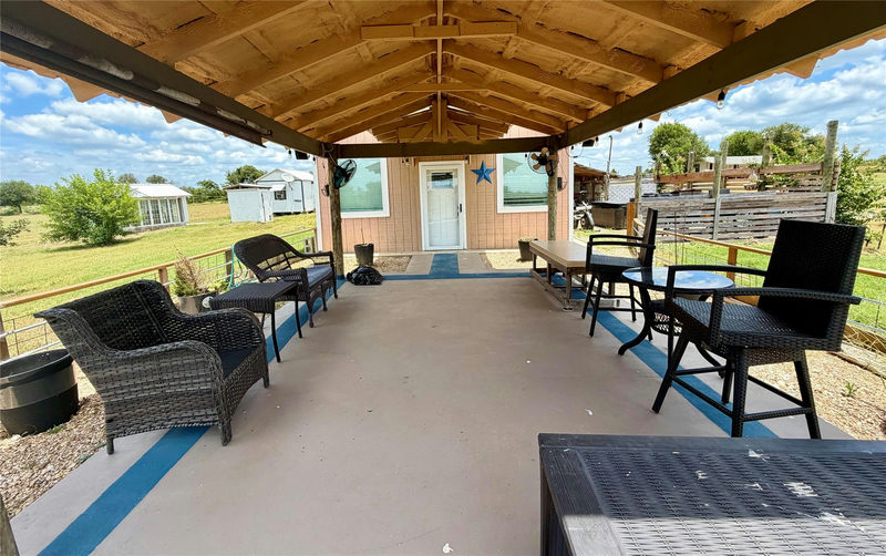 441 Molasses Rd — exterior