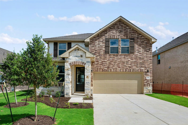 1809 Fannie Rd — exterior