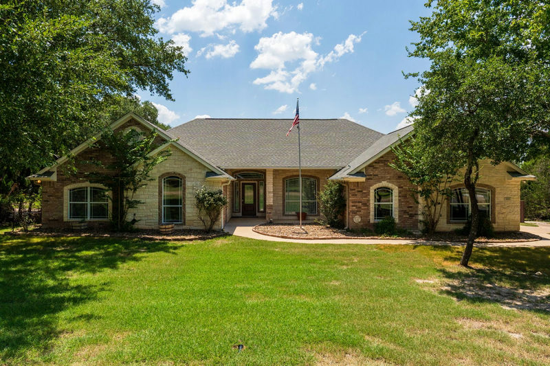 901 County Road 3150 — exterior