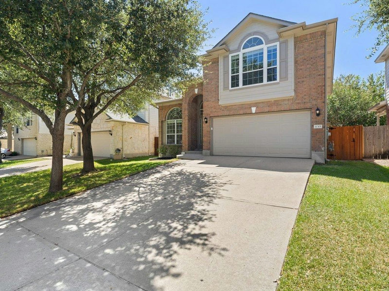 11301 Fletcher Hall Ln — exterior