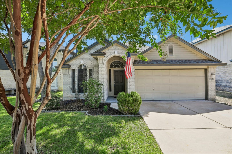 13517 Bolivia Dr — exterior