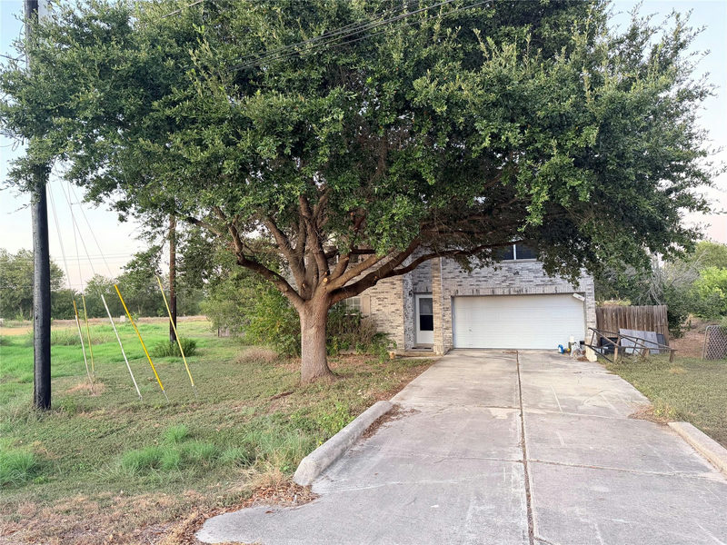 3085 Crestmont Ln — exterior