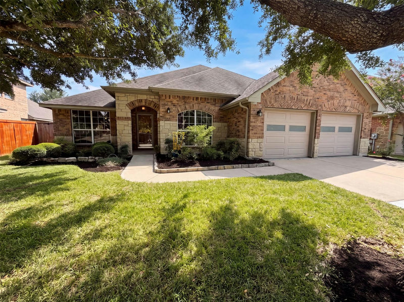 13804 Long Shadow Dr — exterior