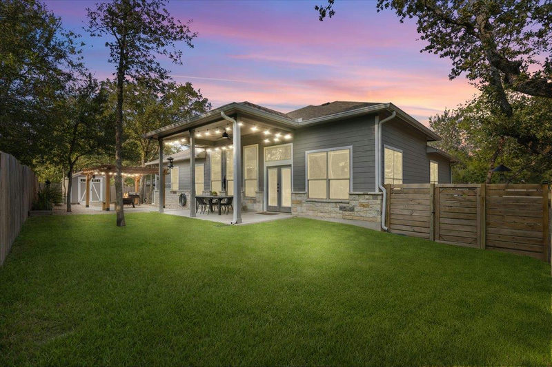 137 S Pohakea Dr — exterior