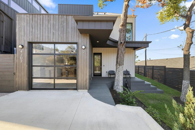 4707 Reyes St #2 — exterior