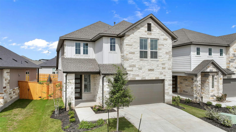 1129 N Roger Hanks Pkwy — exterior