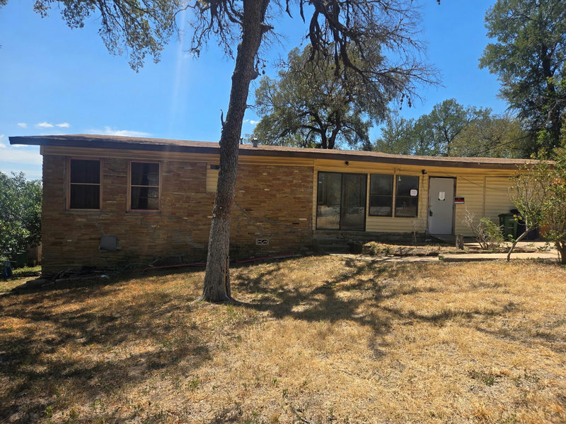 3001 Jack Cook Dr — exterior