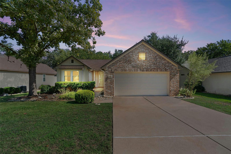 271 Whispering Wind Dr — exterior
