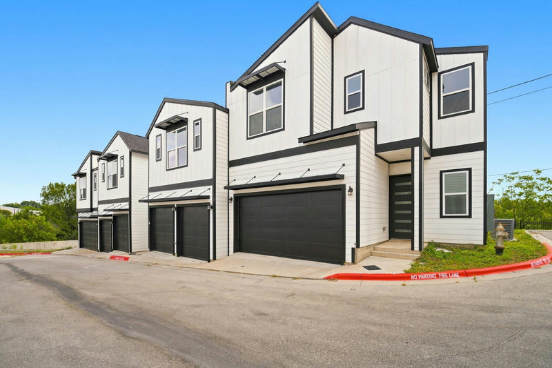 1300 Mckie Dr #33 — exterior