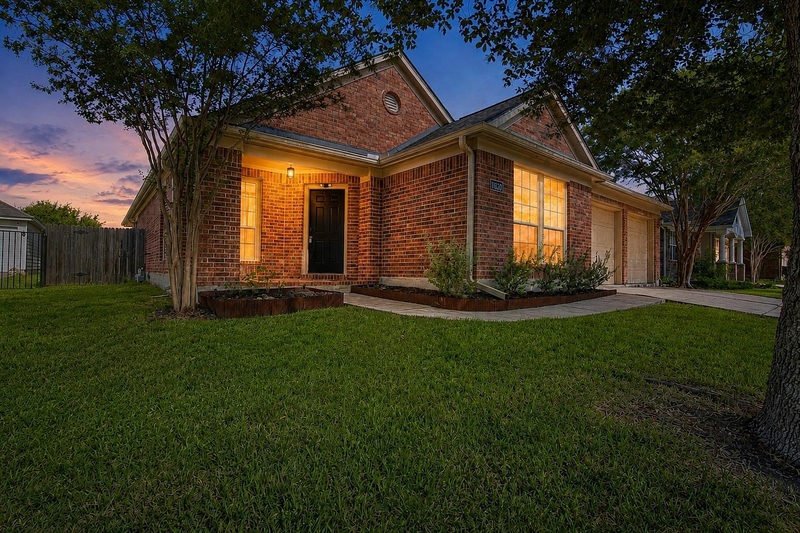 11620 Sunny Creek Ln — exterior