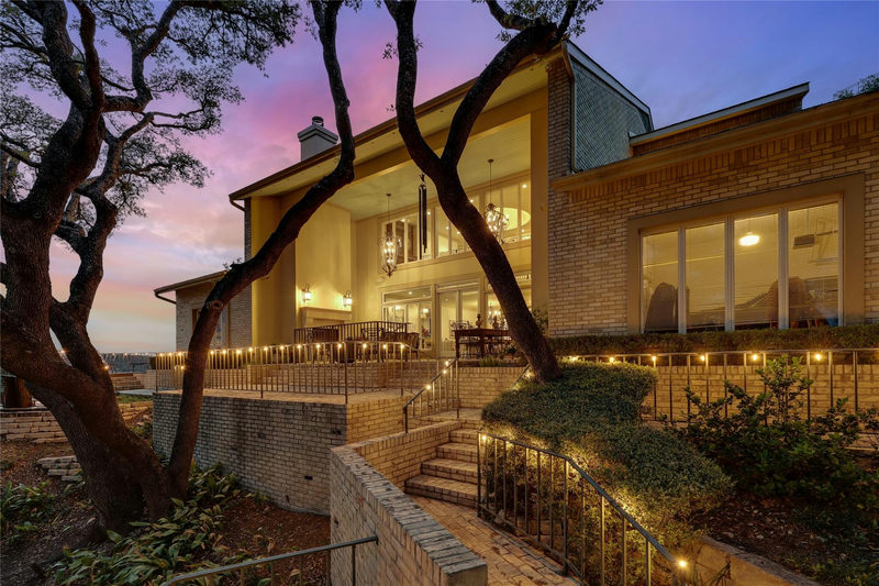 3418 Mount Bonnell Cir — exterior