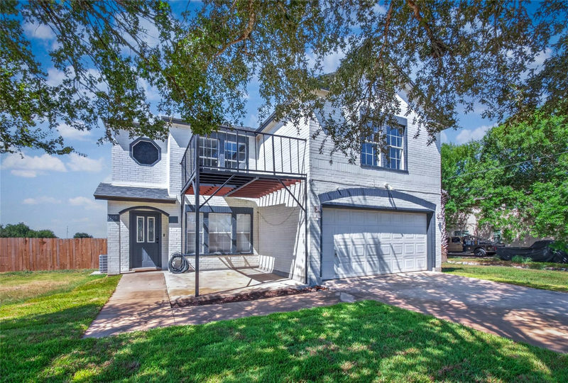 3000 Ridgemont Ln — exterior