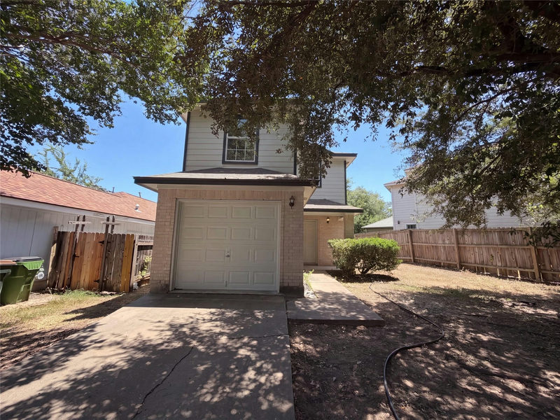 1555 Parkfield Cir — exterior