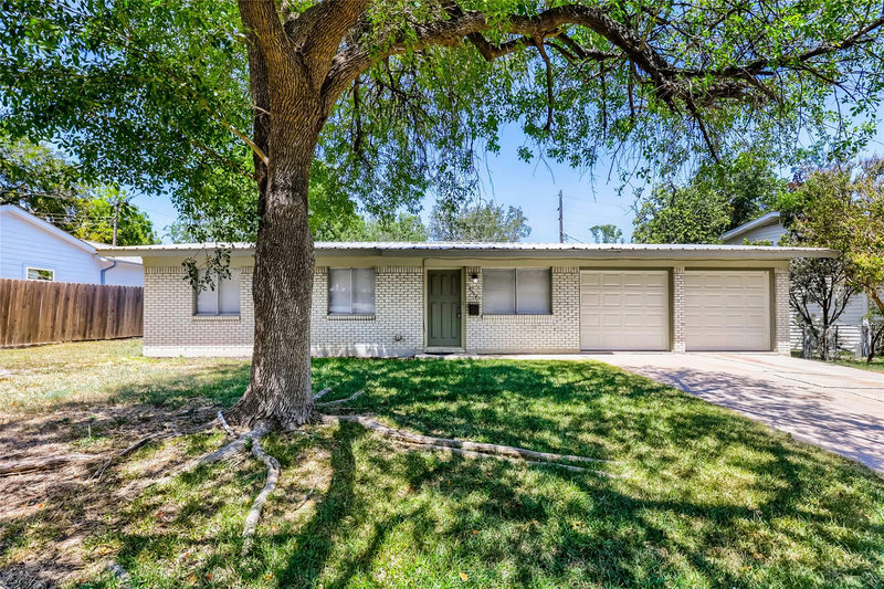 8518 Brookfield Dr — exterior