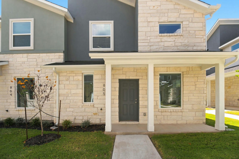 500 Municipal Dr #805 — exterior