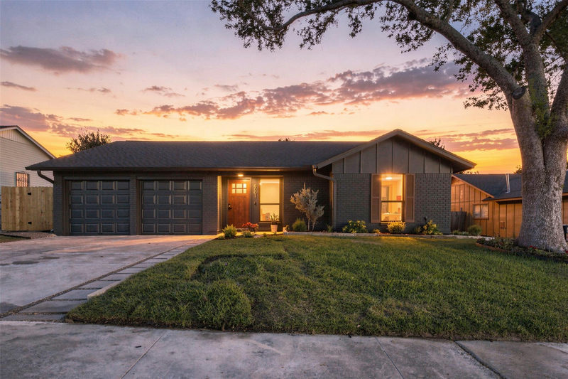 5001 Bundyhill Dr — exterior