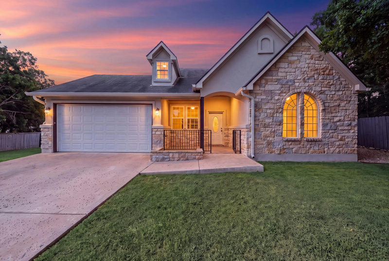 263 Indian Oak Dr — exterior