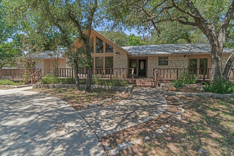 2500 Rolling Oaks — exterior