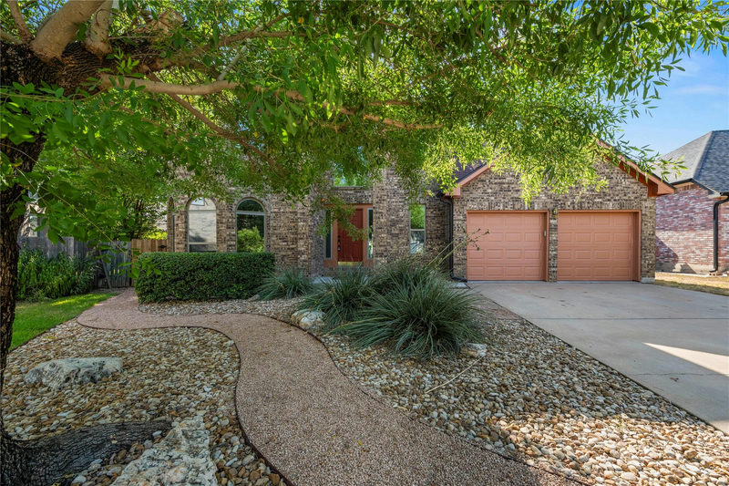 1203 Bobwhite Ct — exterior