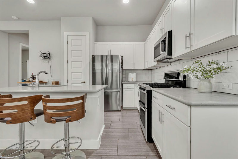 5408 Daimler Dr — exterior