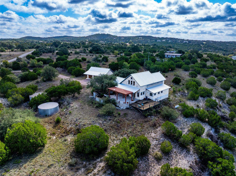 685 Hidden Creek Dr — exterior