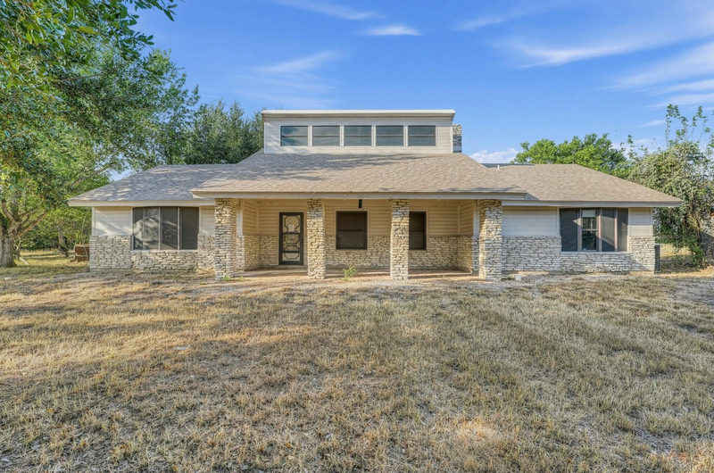 1650 County Road 421 — exterior