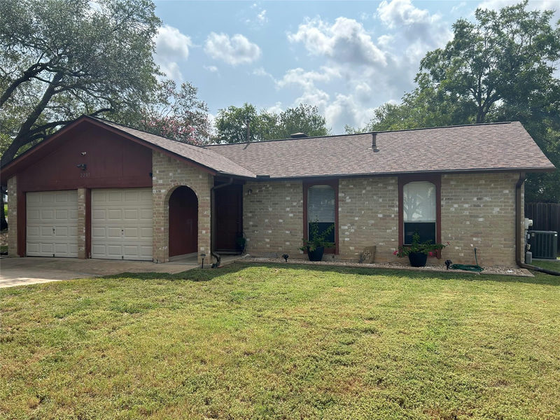 2205 Stone River Dr — exterior