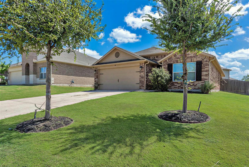176 Dusky Thrush Dr — exterior