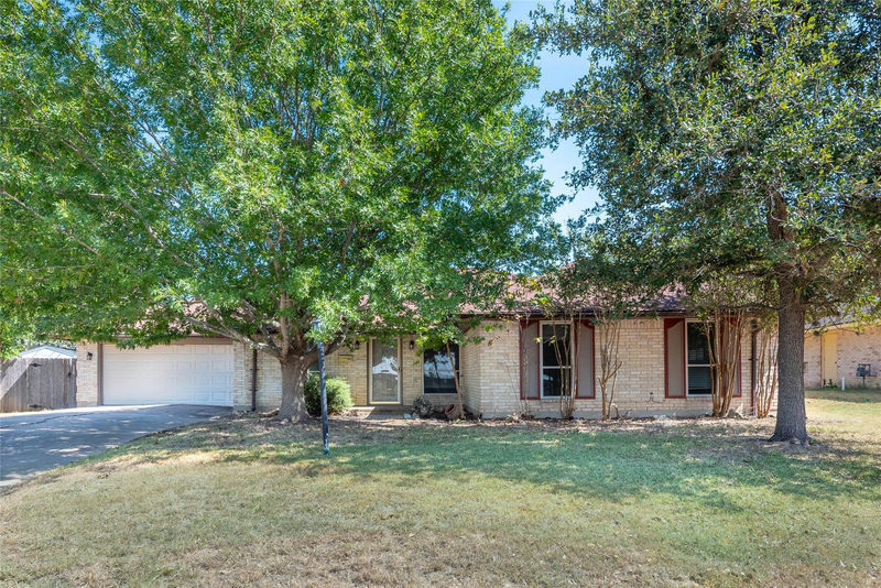 5505 Pendleton Ln — exterior