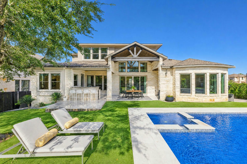 12801 Veronese Dr — exterior