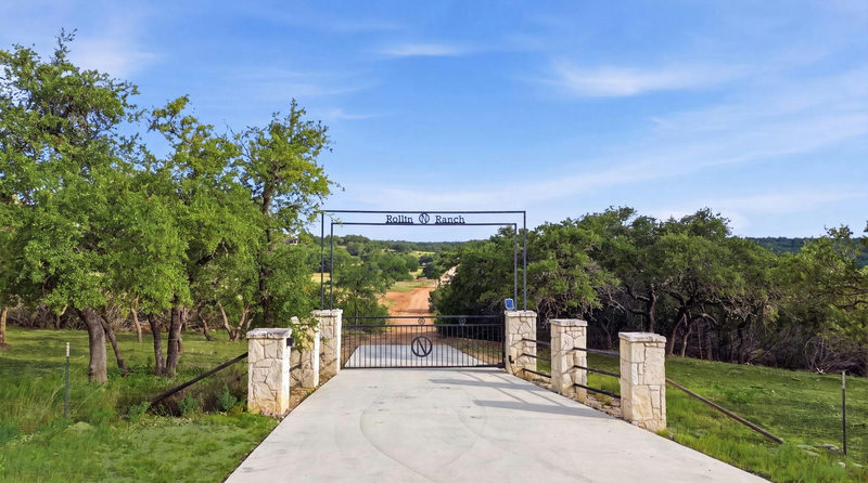 271 ROLLIN N RANCH RD Rd — exterior