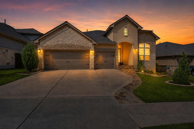 2712 Mazaro Way — exterior