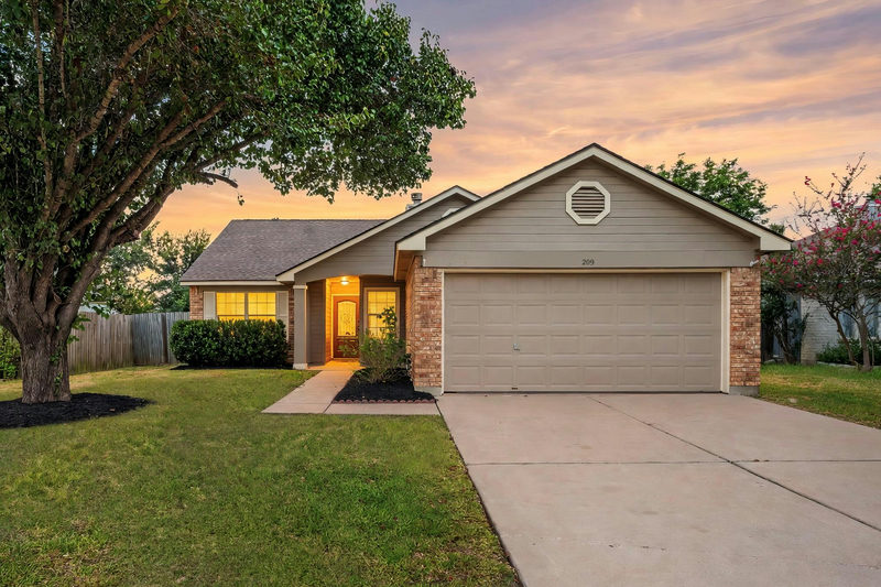 209 Clarks Way — exterior