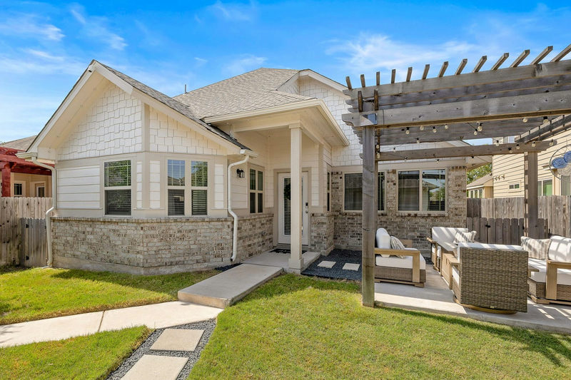 5915 Principale Dr — exterior