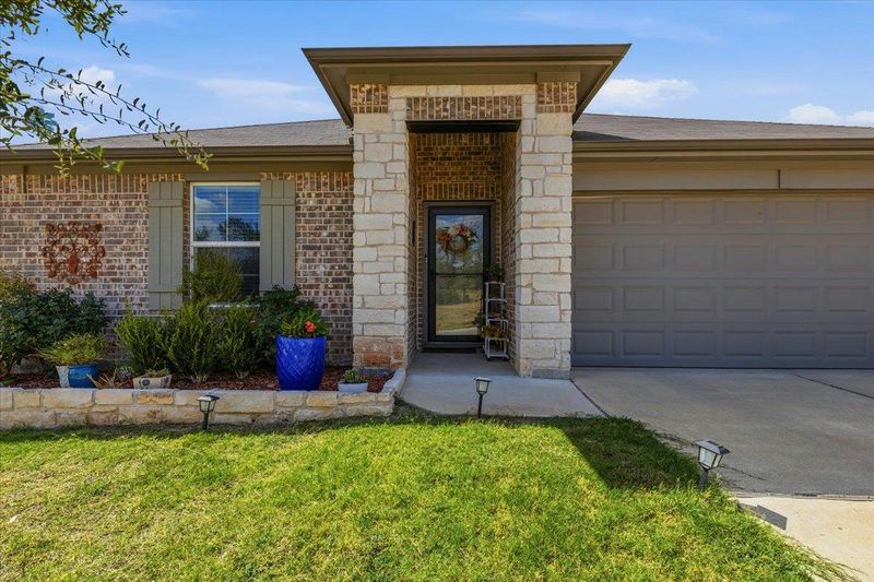 6004 Brocade Dr — exterior