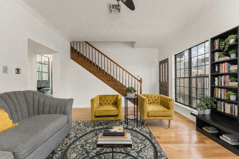 1307 Kinney Ave #124 — exterior
